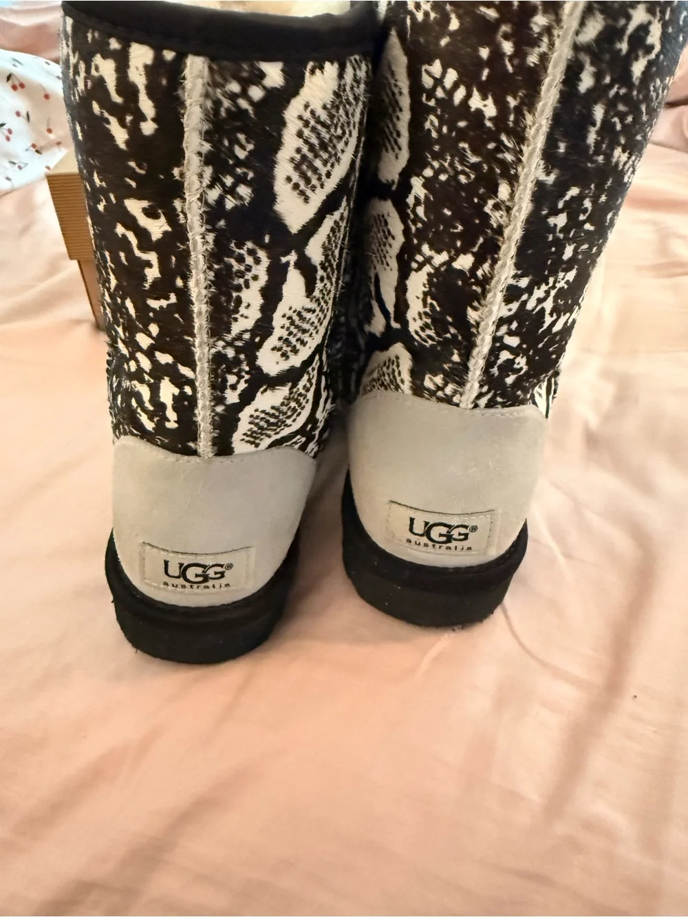UGG W Classic Short Exotic Snake Boots - Black & Cream